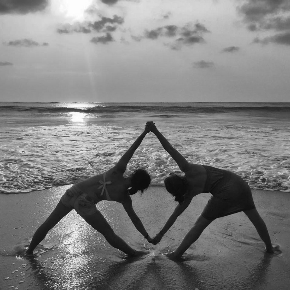 blog bali victoria side yoga sunset pose retreat 2015 explore travel triangle beach sun indonesia
