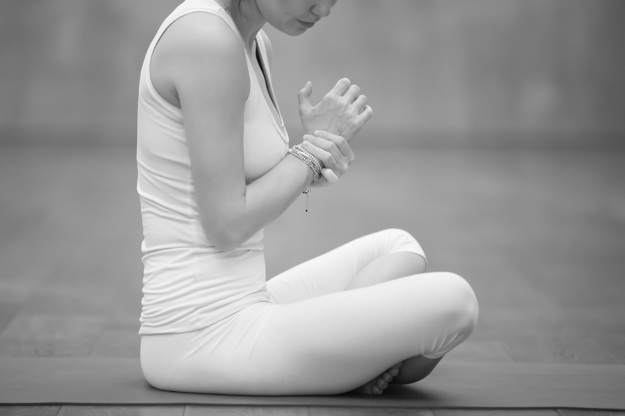 yoga injury, side effects of yoga, wrist pain